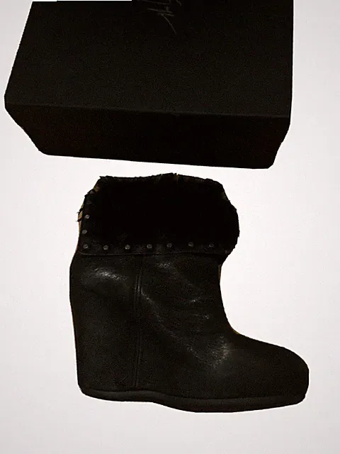 ASH ITALIA Booties Gr. 40 Schwarz Mit Fellbesatz Nieten