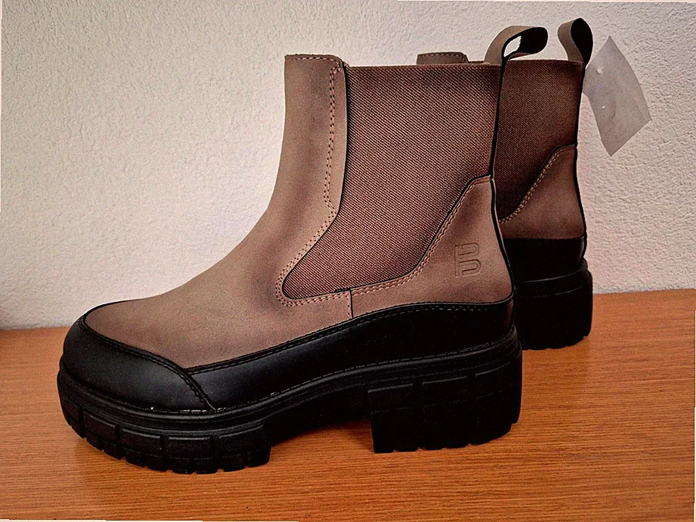 Bagatt Stiefel Stiefelette Damenstiefel mit Gummieinsatz 40 Boots TT Bagatt