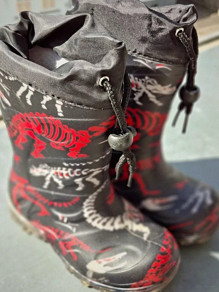 Beck WALK Kinder Gummistiefel Dino-Print Kordelzug Schwarz/Rot/Weiß EU 25
