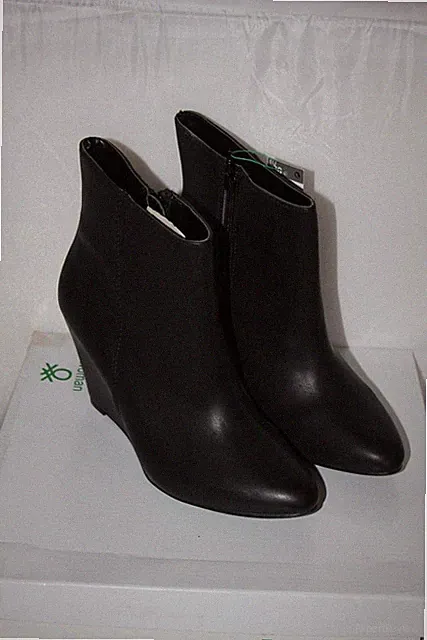 BENETTON - schwarze Keilabsatzstiefel Gr. 41 neu