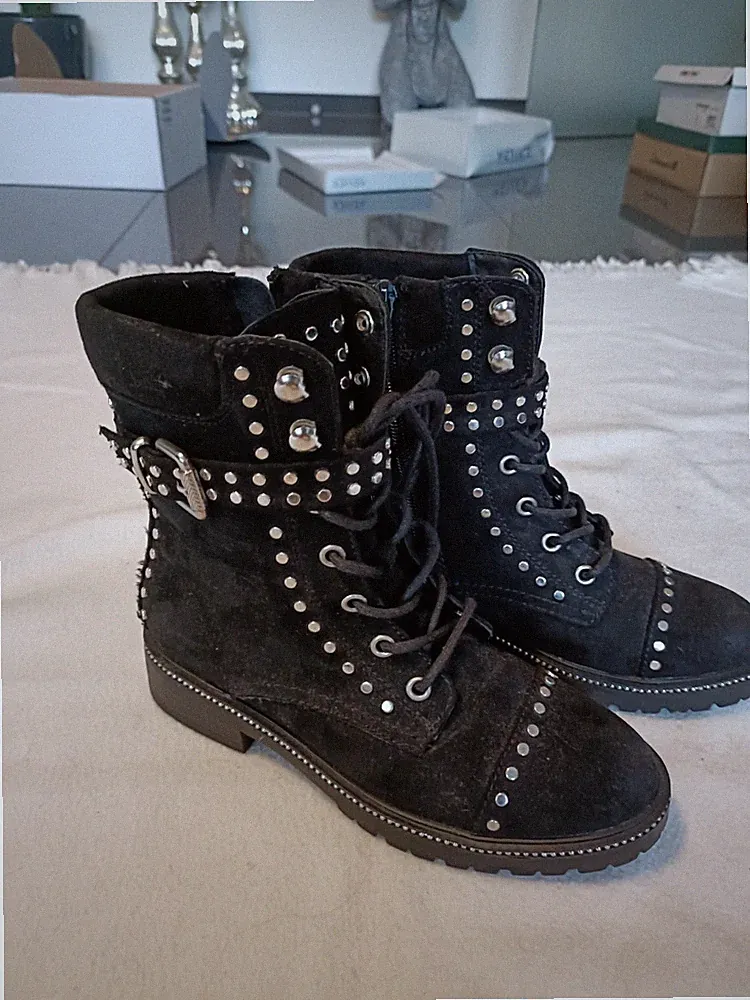 Biker Boots CATWALK Kurzstiefel Wildlederimitat Nieten Gr. 36 Schwarz neu