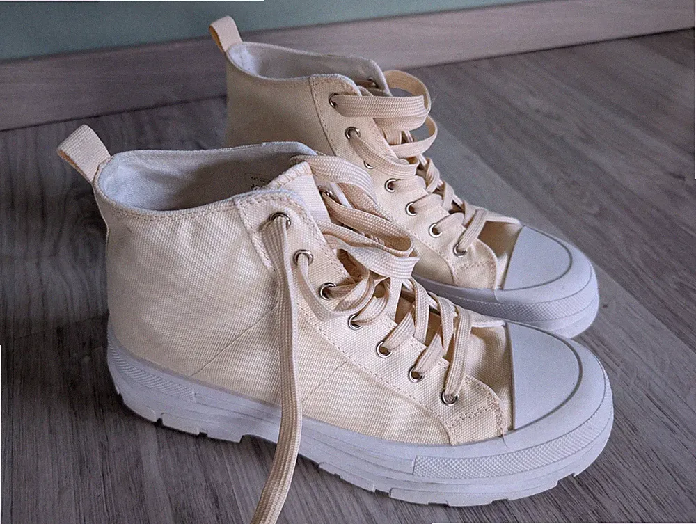 Boots Neuwertig 38