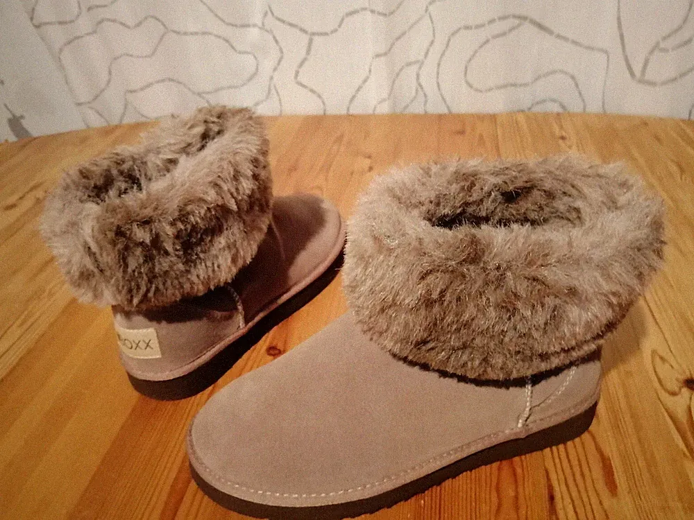 Boxx Winterstiefel Boots Schlüpfstiefel Gr. 38 Wildleder gefüttert Pelz taupe