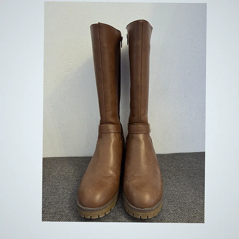 Braune kniehohe Damen Reitstiefel aus Leder mit Blockabsatz, Schnalle, Gr. 40
