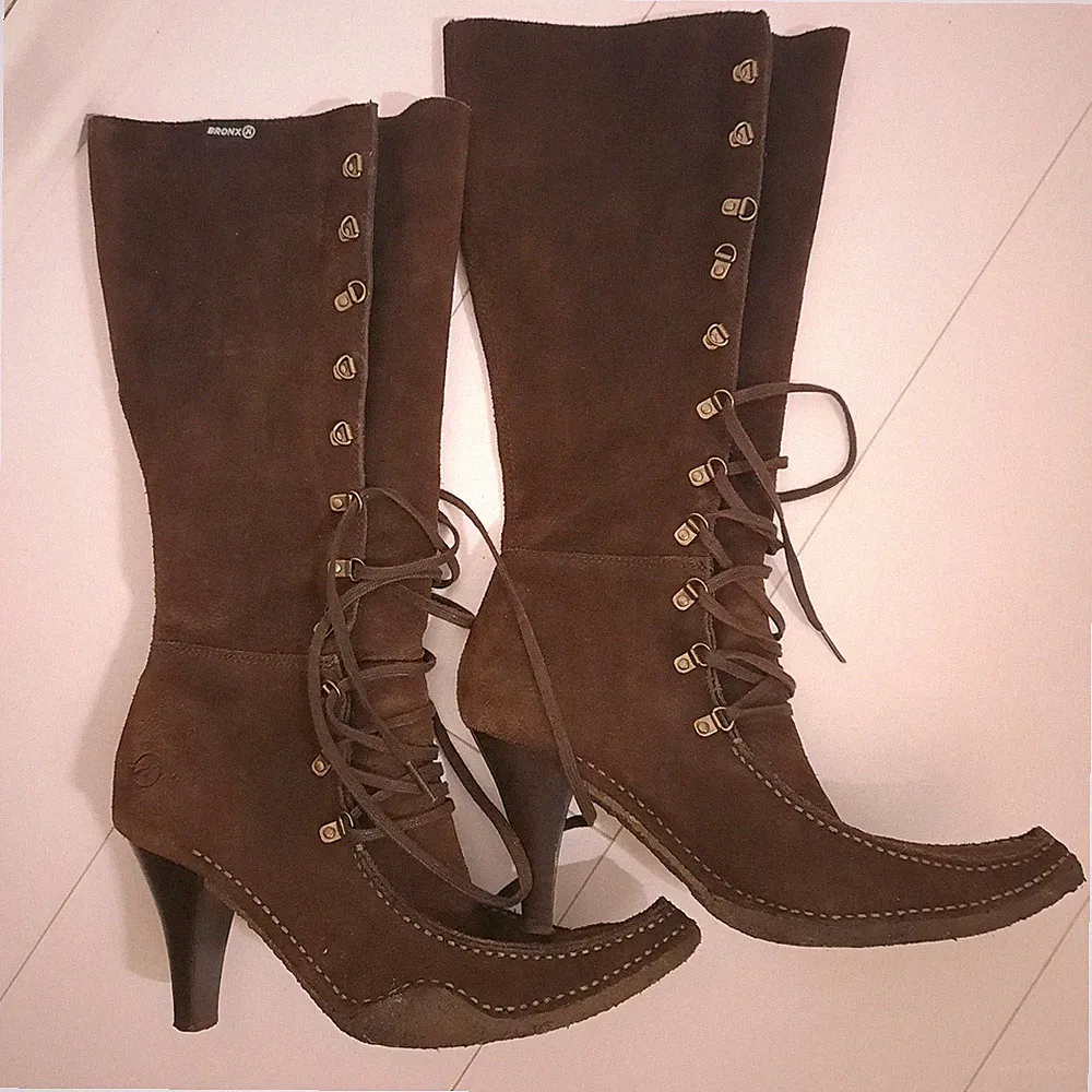 Bronx Schnürstiefel Gamaschen High Heel Stiefel Creppsohle braun Wildleder 37