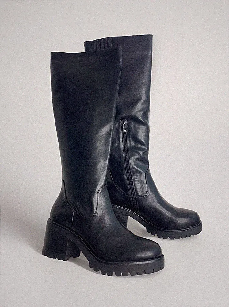 Buffalo Damen Plateau Stiefel Schwarz Gr. 41 – Profilsohle, Blockabsatz, Neu