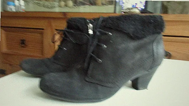 CAPRICE - schicke Leder Stiefelette, schwarz, Fellbesatz, RV, Gr. 42, Gr. 8