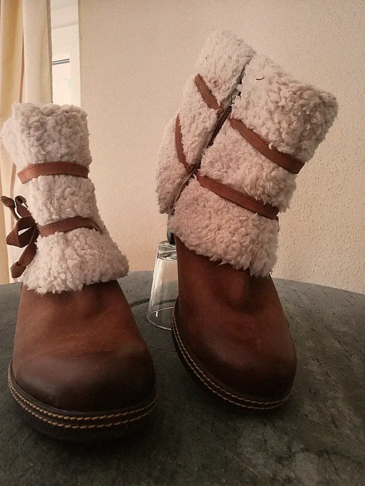 CAPRICE tolle Stiefelette Boots Gr. 39 / 6 Echtleder mit Kunstpelz fast wie neu
