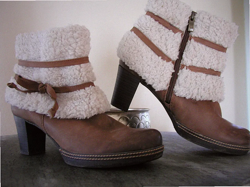 CAPRICE tolle Stiefelette Boots Gr. 39 / 6 Echtleder mit Kunstpelz fast wie neu