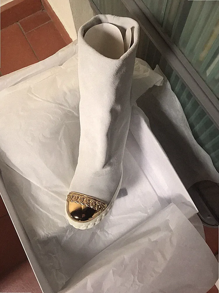 Casadei Damen Stiefel Innenkeilabsatz 6 cm Rentier Eisweiß Goldspitze Chain