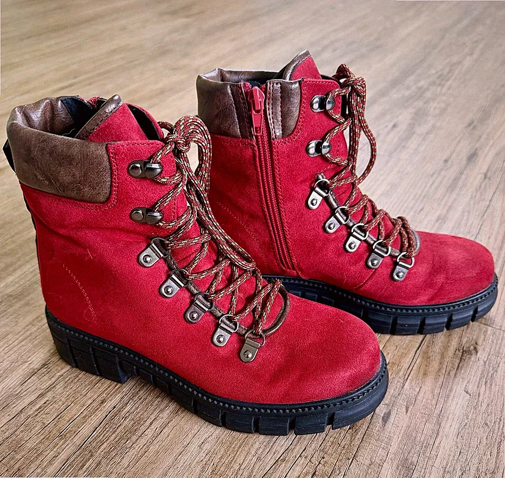 catwalk Winterstiefel 37 Rot Wildleder Knöchel Schnürung Reisverschluß neuwertig