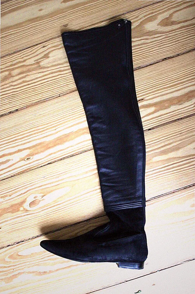 Chanel Paris Overknees schwarz Größe 40.5 Leder 70 cm lang Luxus Pur Neu besohlt