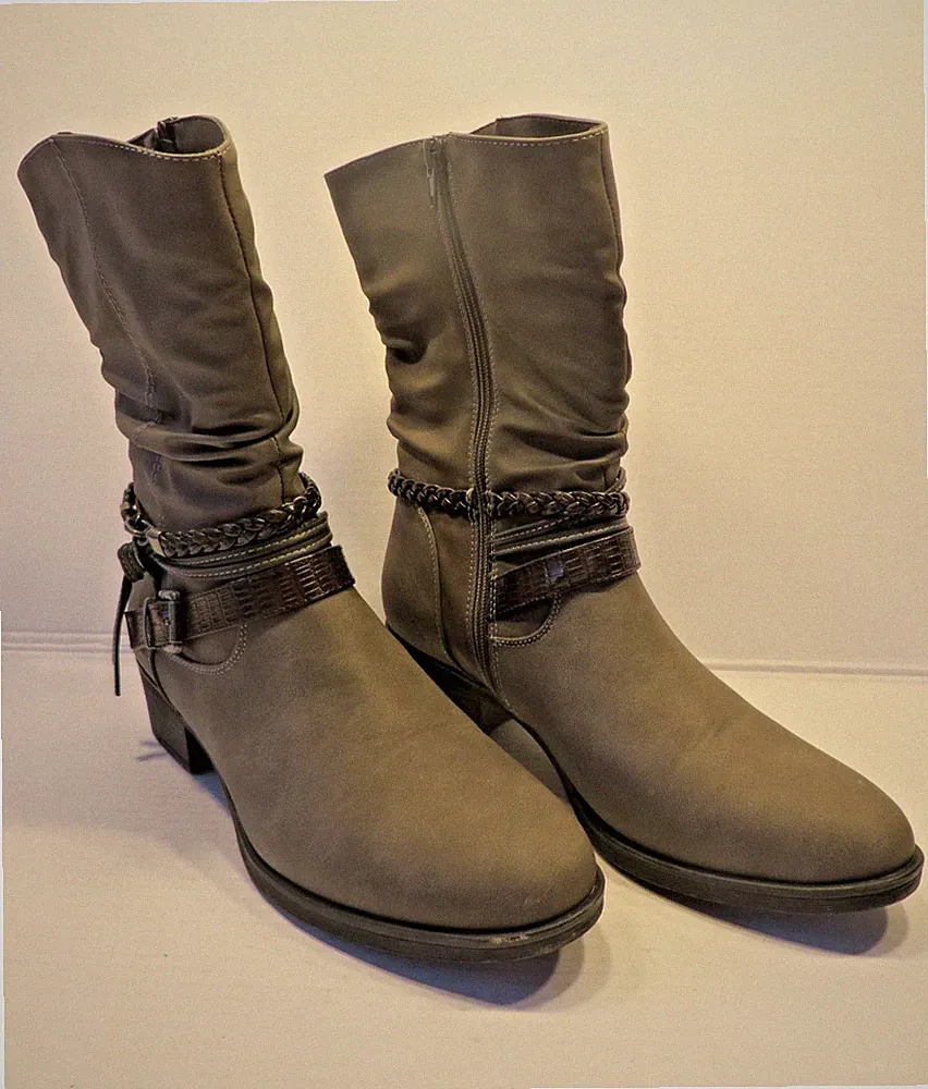CHARMOSA ° chice Stiefel Gr. 42 grau Damen Mode Schuhe Boots Winterstiefel