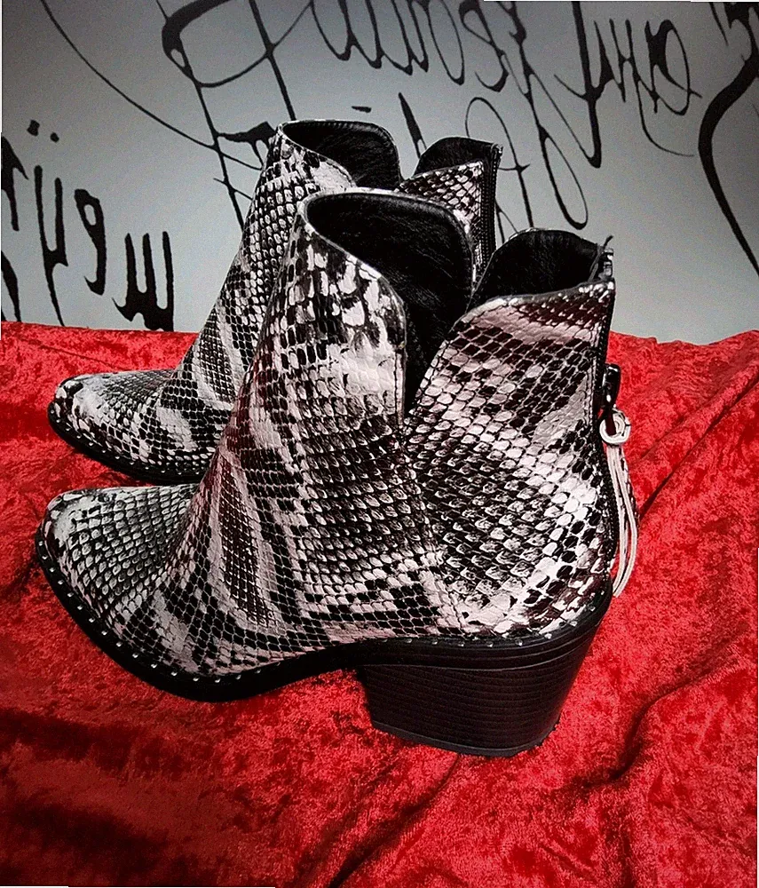 CHELSEA BOOTS+REIßVERSCHLUSS 38 REPTIL-OPTIK SCHWARZ/WEIß/GRAU GEFÜTTERT SEXY