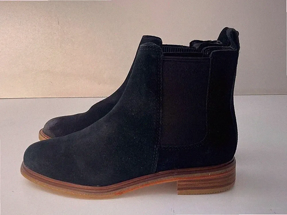 Clarks Clarkdale Damen Schwarz Wildleder Chelsea Stiefelette Schuhe UK 4,5 EU 37,5 -A22