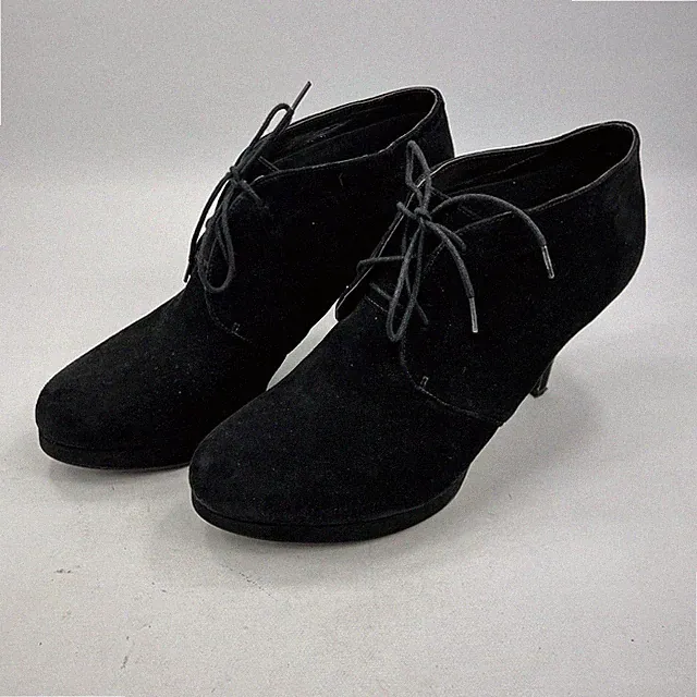Clarks Cushion Soft Damen Stiefeletten schwarz Wildleder UK 8 Schnürung hoher Absatz