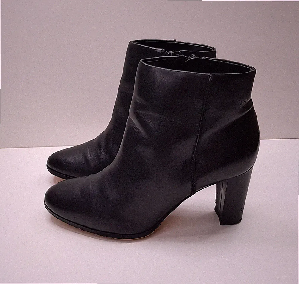Clarks DAMEN 5,5 UK EUR39 SCHWARZ LEDER HOHER ABSATZ STIEFELETTEN BOOTIES SEITLICHER REISSVERSCHLUSS