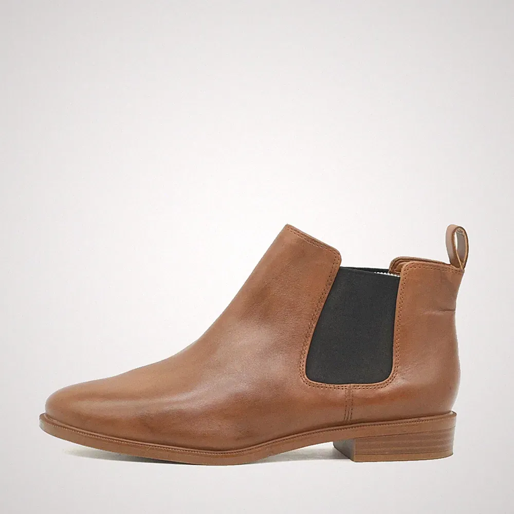 Clarks Damen Chelsea Boot Stiefelette Braun Leder Einsätze Boots EU 37