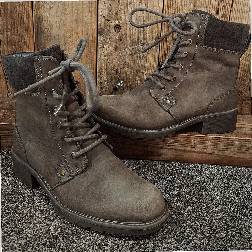 Clarks Damen grau Wildleder Schnürstiefeletten seitlicher Reißverschluss Kampfstiefel UK 3,5 EU 36