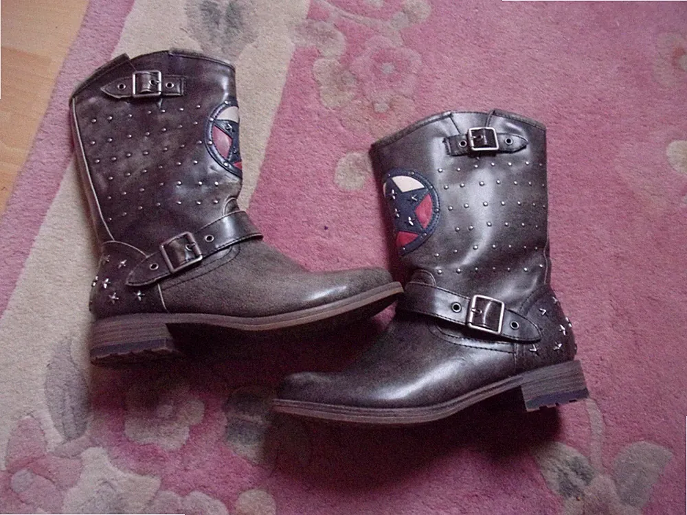 Coole Biker Stiefel Boots Schnallen Nieten Sterne Patch Leder Imitat Neu 38