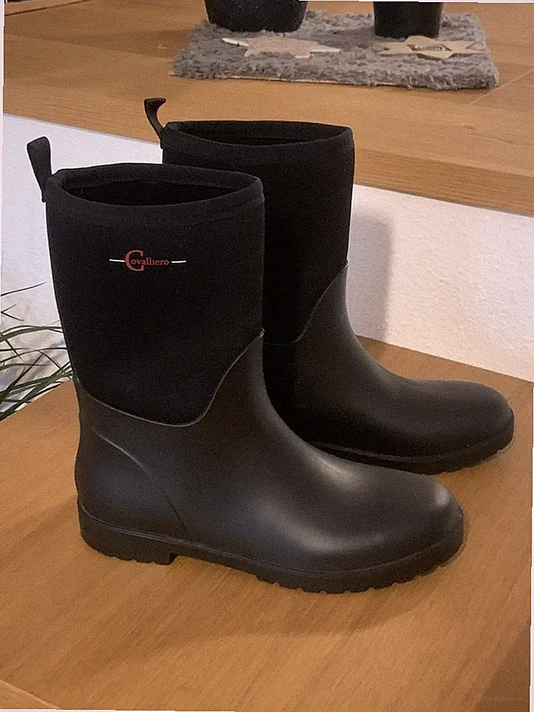 Covalliero Damen Gummistiefel schwarz, wadenlang in Größe 42