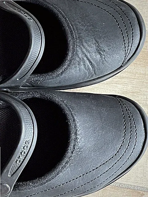 Crocs 39 W8 Wildleder Halbschuhe Ballerina Schwarz
