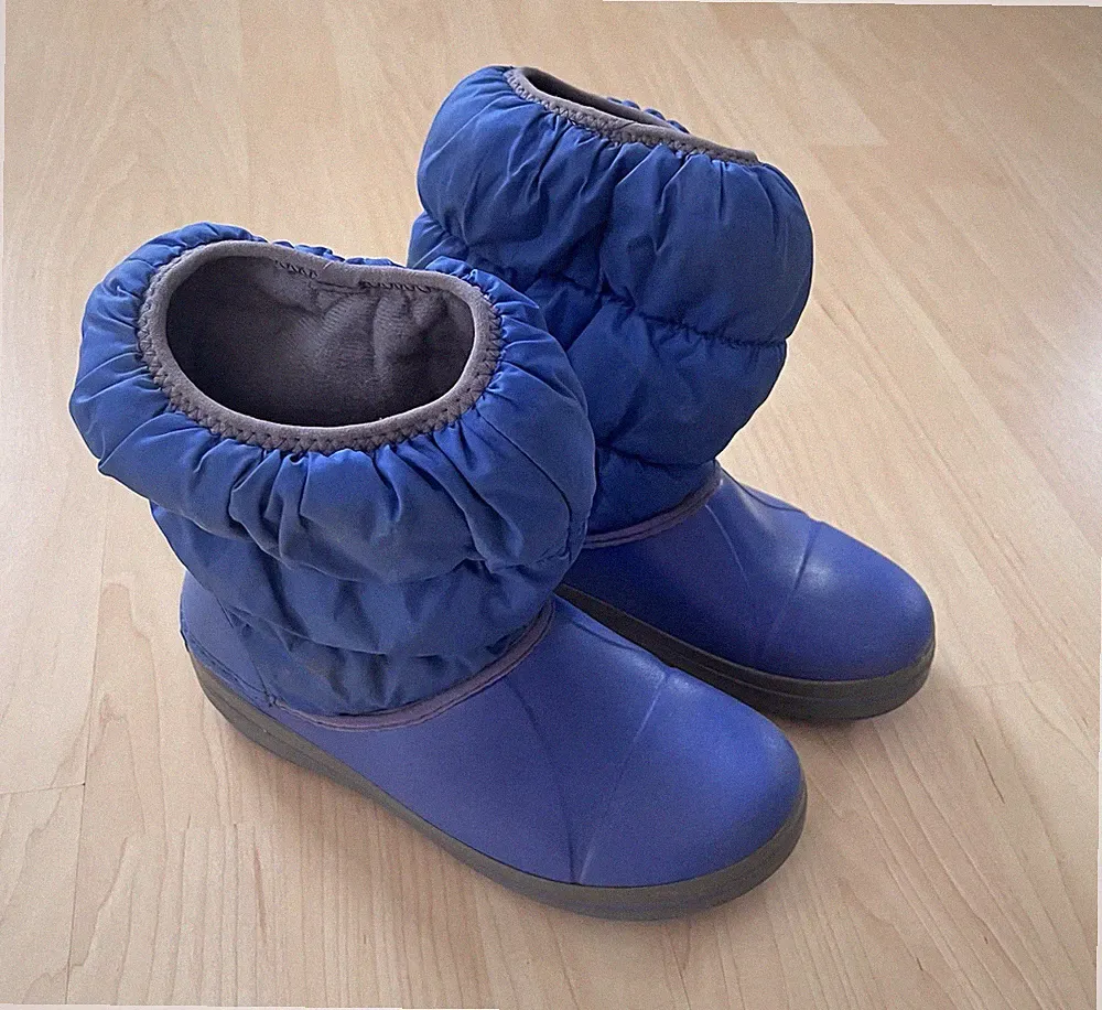 Crocs Unisex Kinder Winter Puff Boot KidsSchneestiefel J3 / 34-35