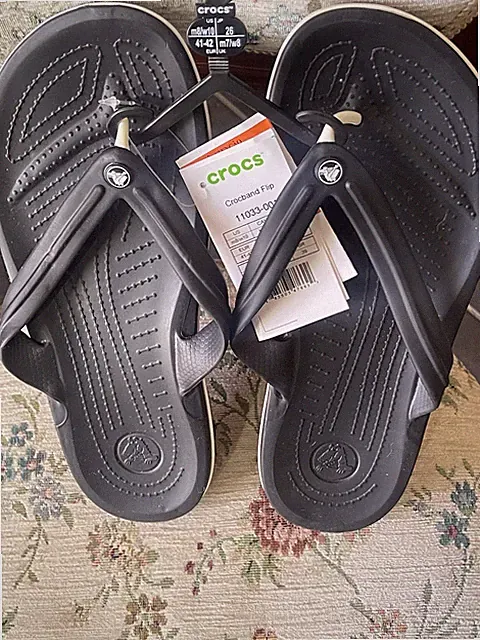 Crocs Zehentrenner Crocband Flip schwarz Größe 41-42