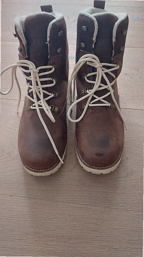 42 Schneestiefel