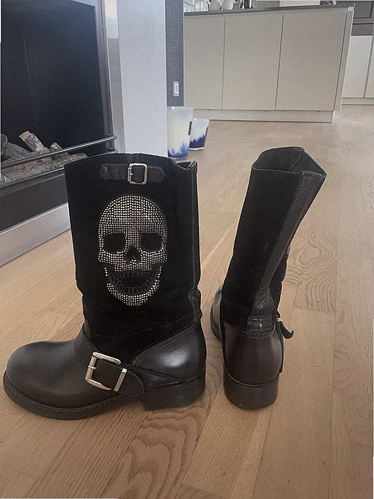 Damen Bikerstiefel Schwarz Strass Totenkopf Schnallen EU 39 Made in Italy Gummi