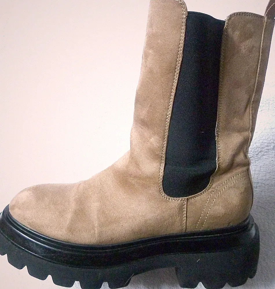 Damen Chelsea Boots Velour-Optik Stiefel hellbraun Gr. 40 Plateauabsatz 5cm