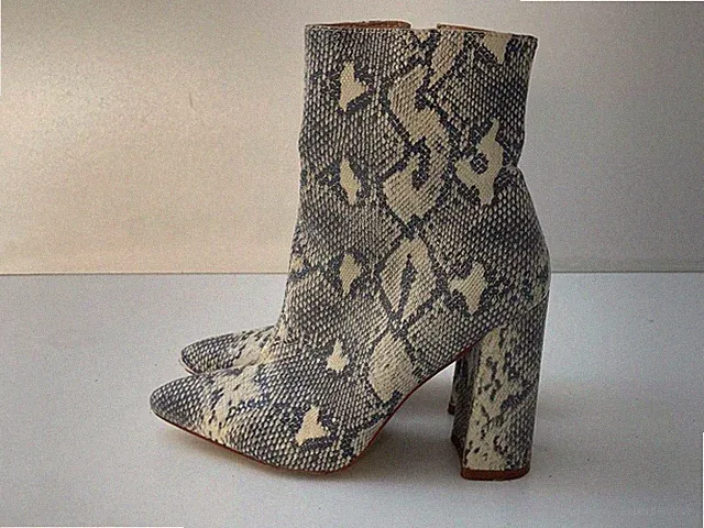 Damen Frauen grau Schlangenmuster Kunstleder seitlicher Reißverschluss Absatz Stiefel UK 5 EUR 38 -A5