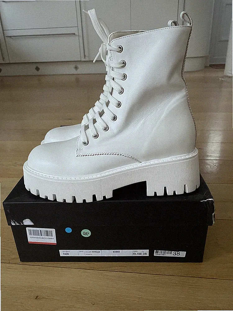Damen Gr. UK 5 Leder Chunky Plateau Punk Goth Combat Stiefeletten weiß NEU