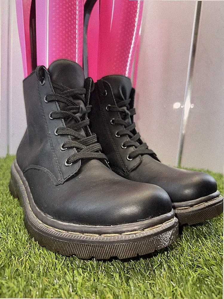 Damen Rieker Stiefeletten Größe 8, schönes schwarzes Lederobermaterial, wunderschön