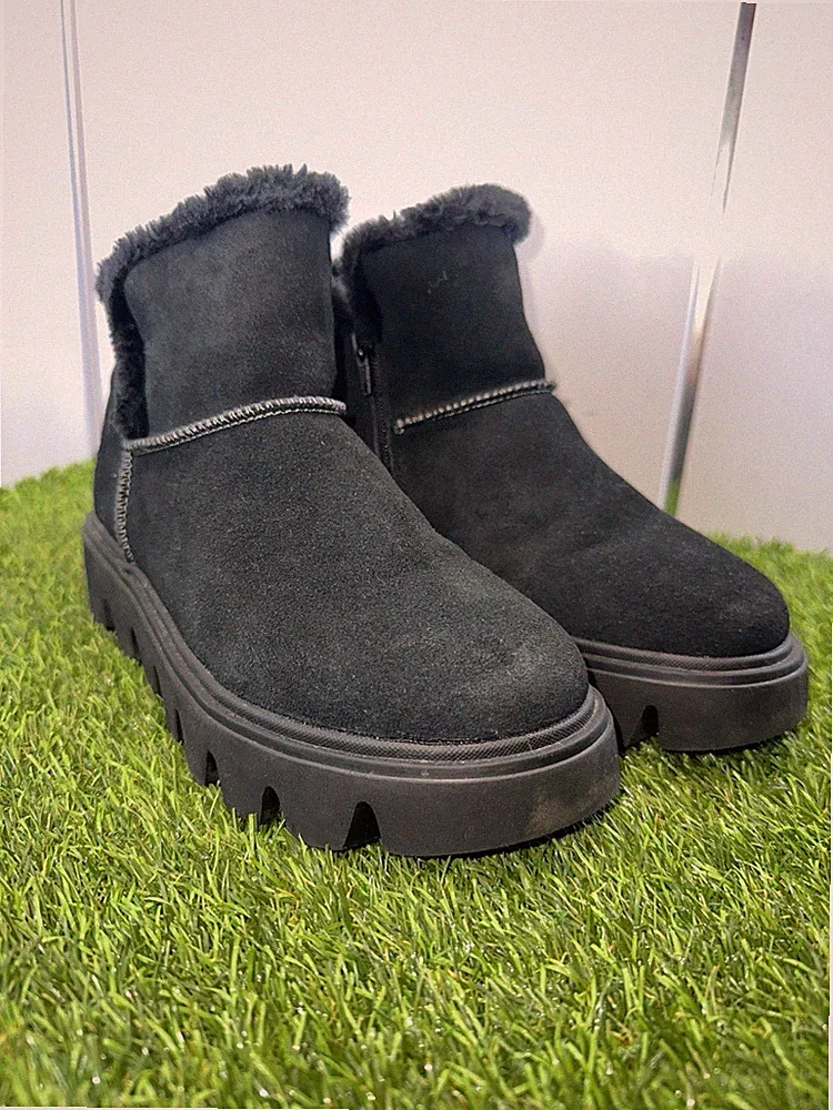 Damen Rieker Wildleder Fell gefütterte Stiefel, Gr.3, flache Form klobige Sohle, absolute Liebe