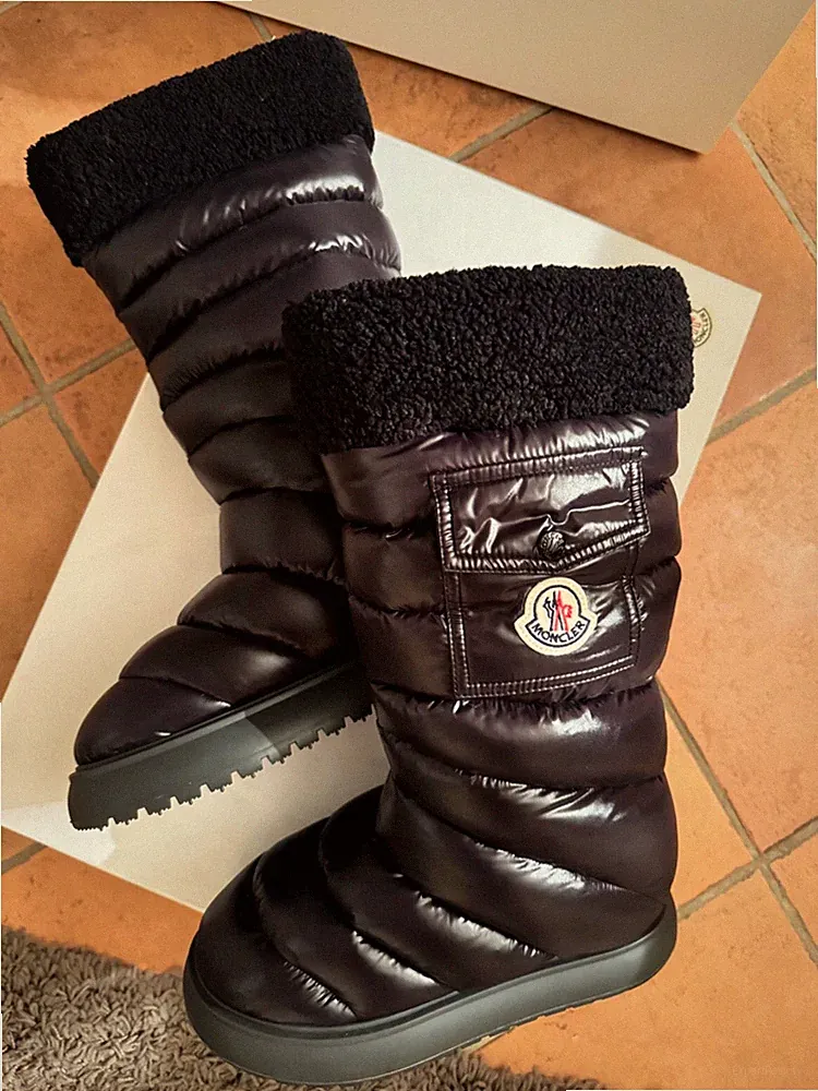 Damen Schneestiefel Moncler. Schwarz. Nummer 38. Neu mit Karton. Unbenutzt.