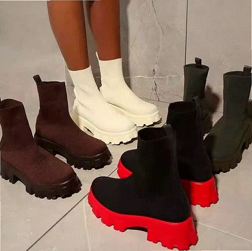 Damen Socken mit dicken Sohlen kurze Schlupfstiefel Winter 2023