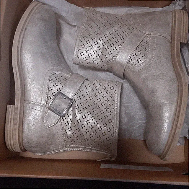 Damen Sommerstiefel perforiert