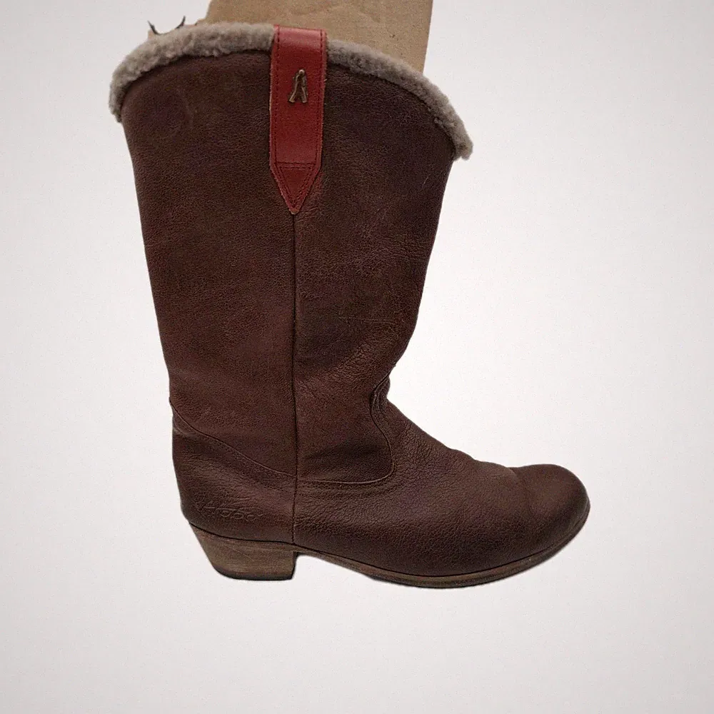 Damen-Stiefel aus Echtleder mit Vibram-Sohle – Rotwein – Gr. 39 – Top Zustand