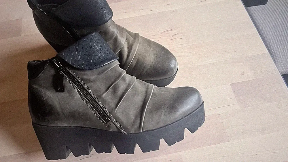 Damen Stiefelette grau schwarz Leder Keilabsatz hoch Struktur Reißverschluss