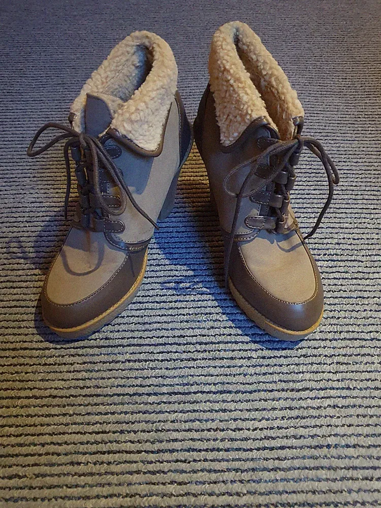 Damen Stiefeletten Stiefel in braun/grau, Gr. 39