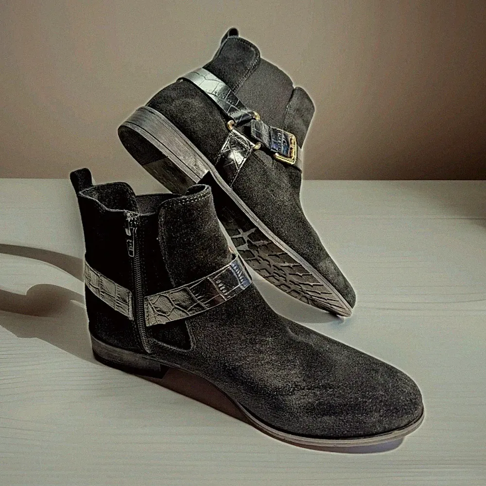 Damen Western Style Chelsea Boots Wildleder schwarz mit Gold-Schnalle Gr. 39