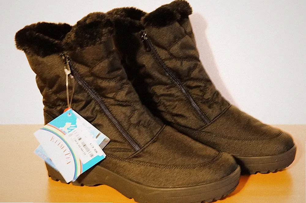 Damen Winterstiefel Gr. 41 mit Spikes, halbhoch