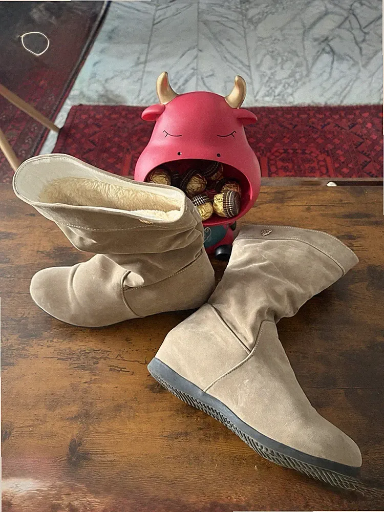 Beige Schneestiefel