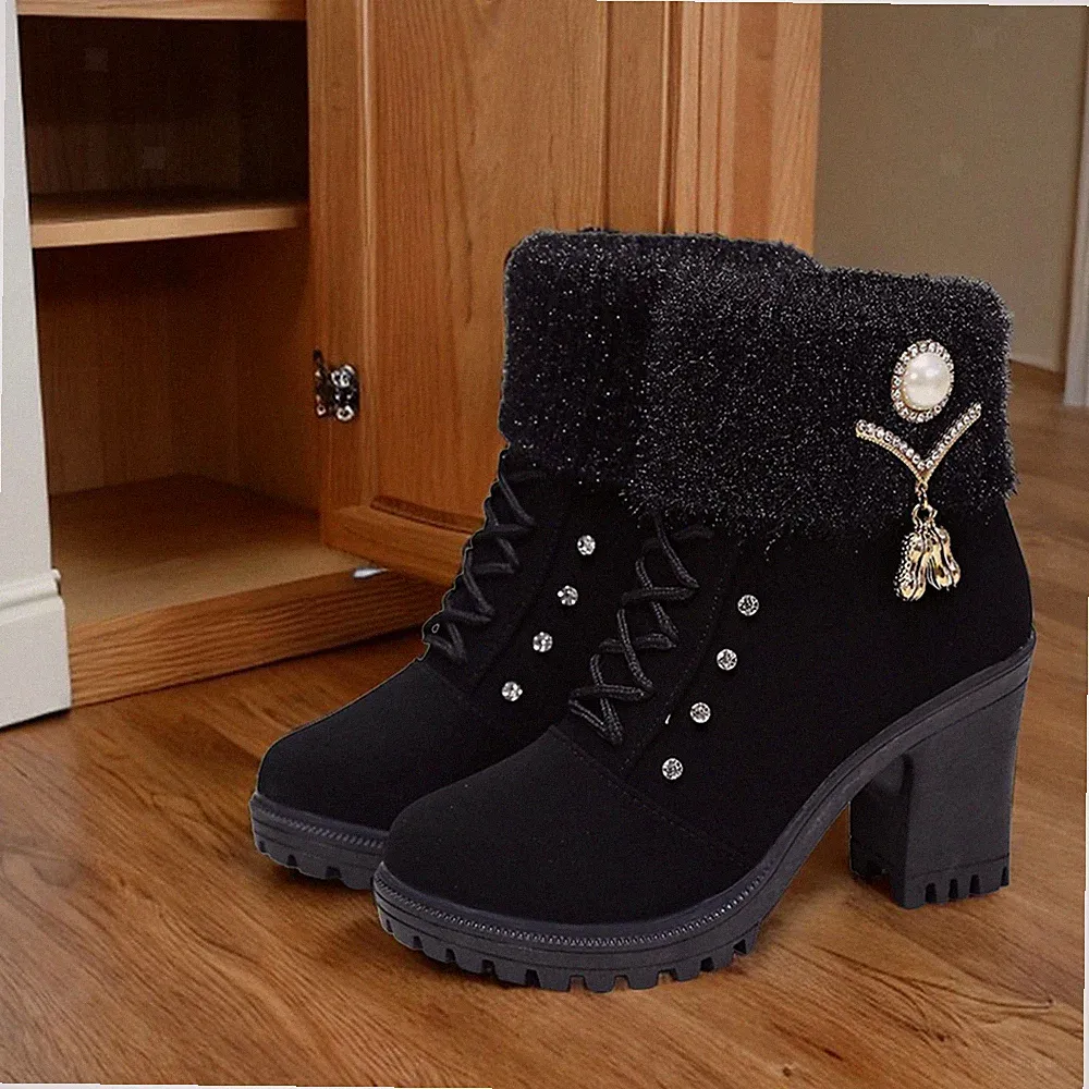 Damen-Winterstiefel mit seitlichem Reißverschluss und klobigem Absatz