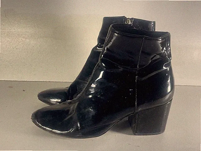Damenschuhe schwarz Lackleder seitlicher Reißverschluss Stiefeletten UK 7 EUR 40 -B8