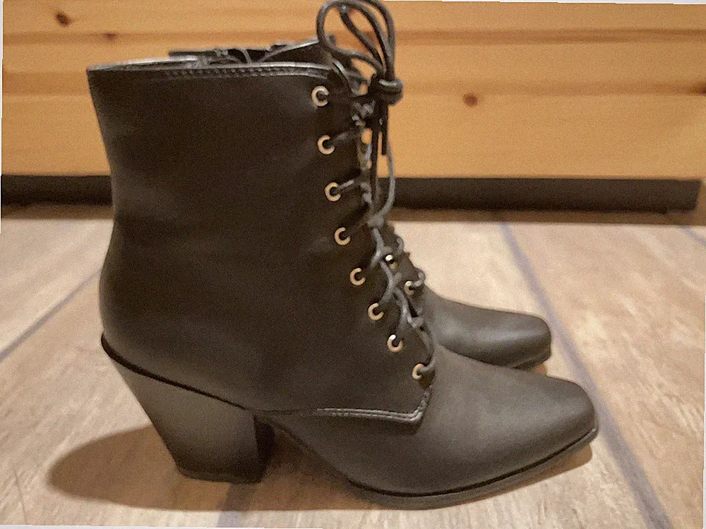 Damenschuhe Velours Stiefeletten Ankle Boots Booties Blumen Cut Out Stiefel