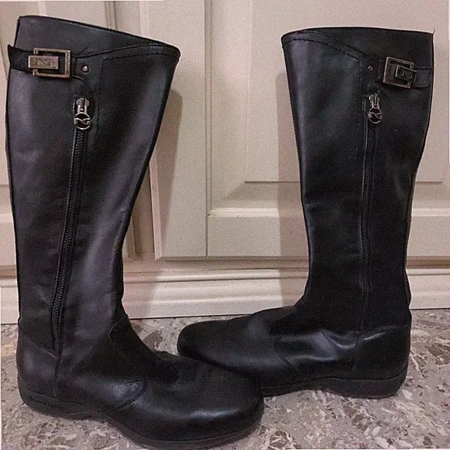 DAMENSTIEFEL SCHWARZ GÄRTEN AUS SCHWARZEM LEDER UND GUMMI. nr.36