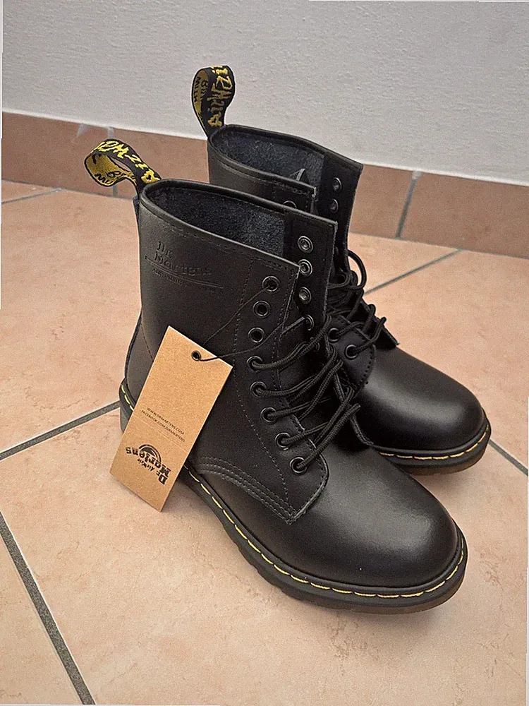 Dr. Martens 1460 Smooth Damen Stiefel, EU 38 - Schwarz