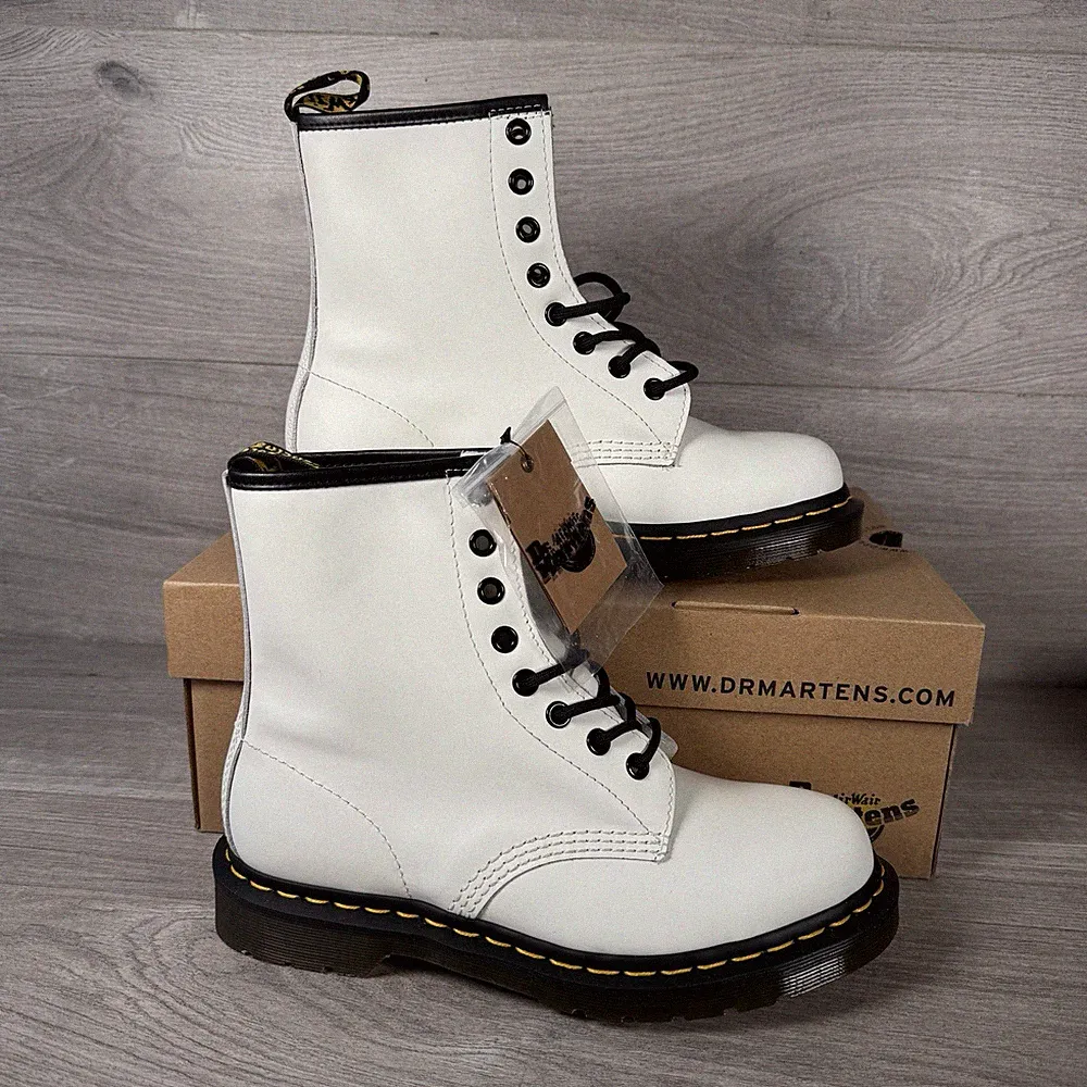 Dr. Martens 1460 UK Größe 5 glatt weiß Damenstiefel 8 Ösen brandneu im Karton